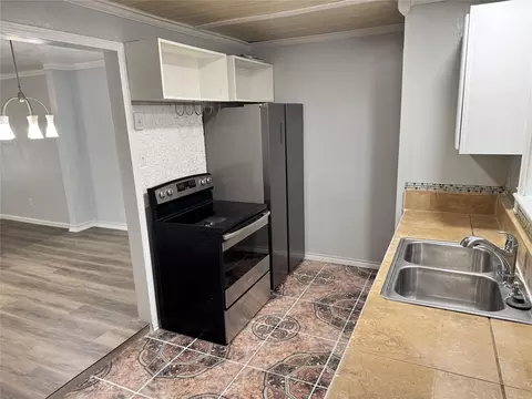 Kitchen - 23115 Ludgate Dr, Spring, TX 77373 photo 2 of 2