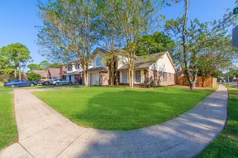 1502 New Cedars Dr, Houston, TX 77062