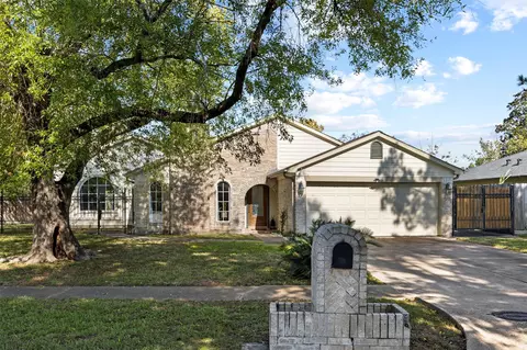 6830 Deer Ridge Ln, Houston, TX 77086