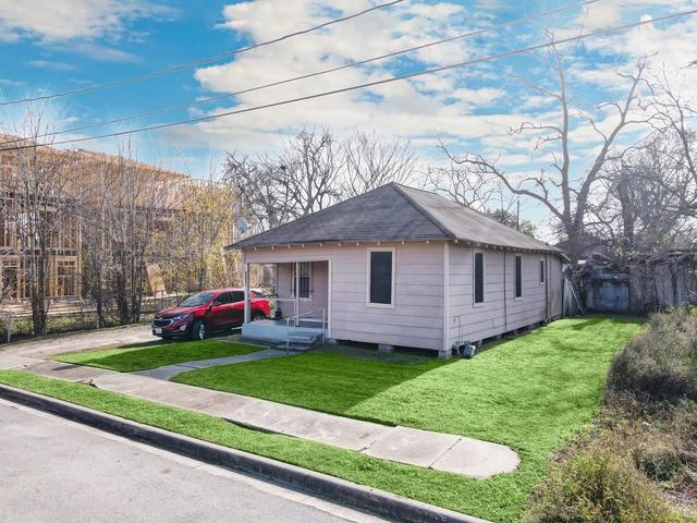 3230 Bremond St, Houston, TX 77004