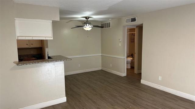 9550 Deering Dr #405, Houston, TX 77036