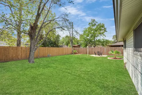 Exterior - 2706 Harvard St, Pasadena, TX 77502 photo 4 of 10