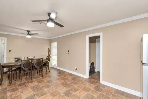 Dining - 2706 Harvard St, Pasadena, TX 77502 photo 2 of 4