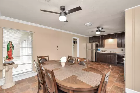 Dining - 2706 Harvard St, Pasadena, TX 77502 photo 3 of 4