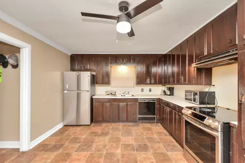 Kitchen - 2706 Harvard St, Pasadena, TX 77502 photo 3 of 3