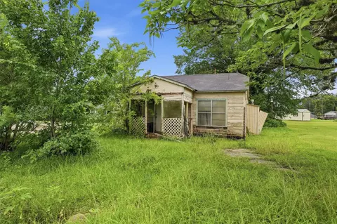 207 W Jackson St, West Columbia, TX 77486