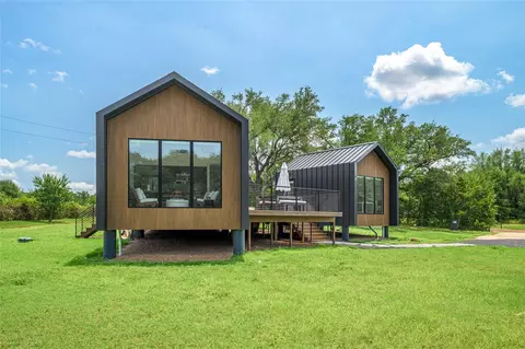 8390 Schuster Rd, Ledbetter, TX 78946