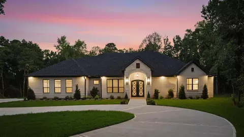 7111 Lorna Rd, Montgomery, TX 77316