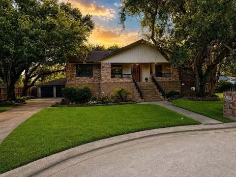 321 Empress Ln, League City, TX 77573