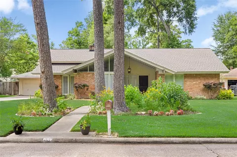 2011 River Falls Dr, Houston, TX 77339
