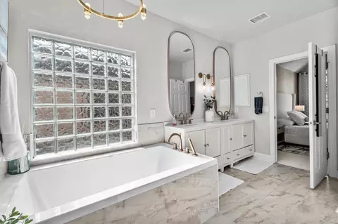 Bath - 3719 Sapling Trail Ct, Spring, TX 77388 photo 4 of 8