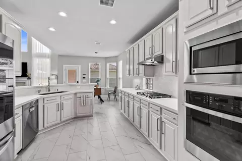 Kitchen - 3719 Sapling Trail Ct, Spring, TX 77388 photo 3 of 4