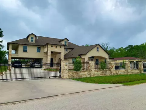 5726 Martha Ln, Houston, TX 77032