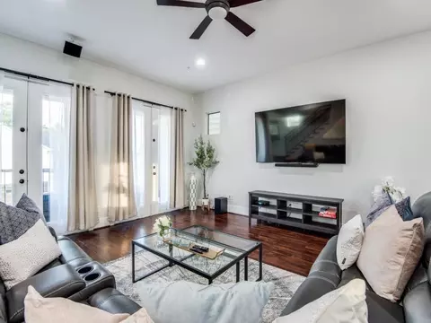 1509 Holly St, Houston, TX 77007