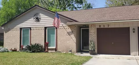 217 Greenshire Dr, League City, TX 77573
