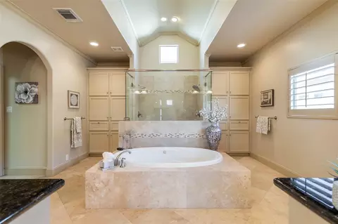 4724 Banning Dr #F, Houston, TX 77027