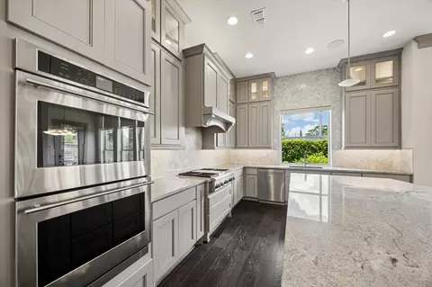 Kitchen - 1734 Cornelius Trace Loop, Houston, TX 77055 photo 3 of 5