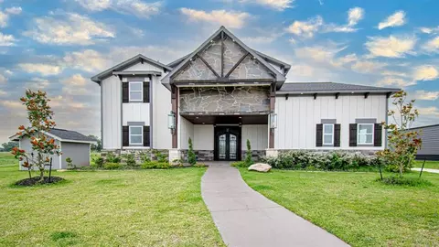 526 Angus Trl, Angleton, TX 77515 photo 1