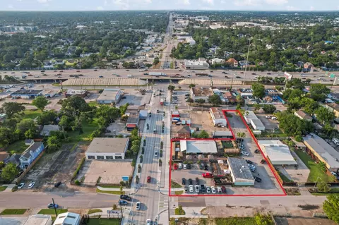 2708 N Shepherd Dr, Houston, TX 77008