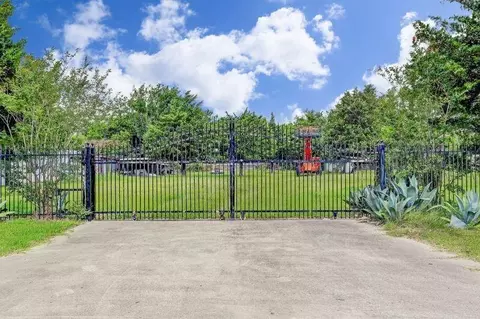 13720 Fm 1764 Rd, Santa Fe, TX 77517