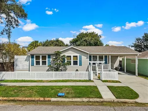 1414 29th St, Galveston, TX 77550