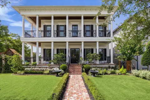 4536 Mimosa Dr, Bellaire, TX 77401