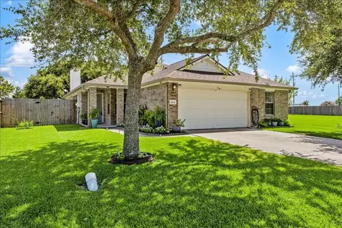 3204 Meadow Bay Ln, Dickinson, TX 77539