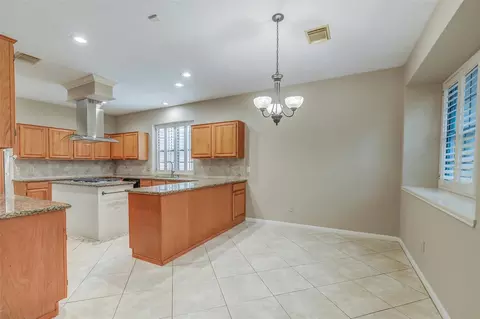 Kitchen - 35 Cherry Blossom Pl, Spring, TX 77381 photo 5 of 5