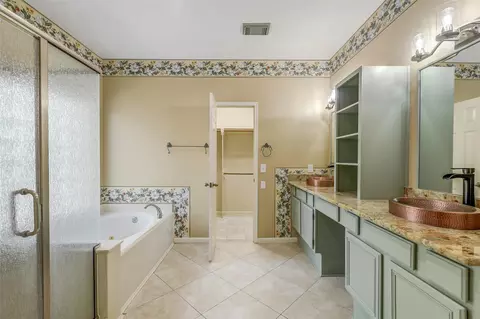 Bath - 35 Cherry Blossom Pl, Spring, TX 77381 photo 2 of 6
