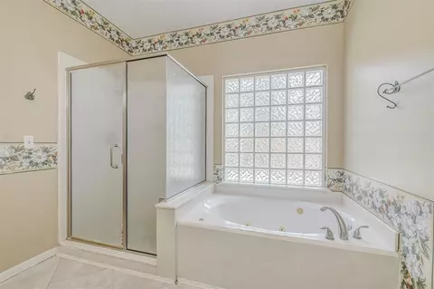 Bath - 35 Cherry Blossom Pl, Spring, TX 77381 photo 4 of 6