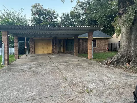 8611 Cowart St, Houston, TX 77029