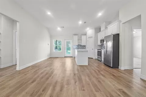 1208 E Henderson Rd, Angleton, TX 77515
