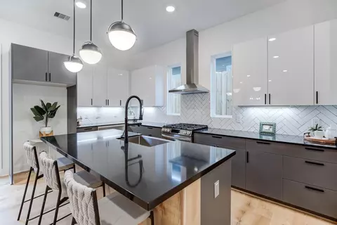 5502 Texas St, Houston, TX 77011