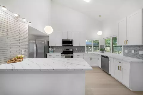 1910 Brushy Creek Dr, Sugar Land, TX 77478