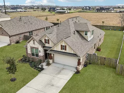 15014 Lake Shore Ave, Mont Belvieu, TX 77523