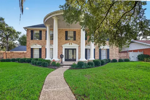 8007 Erie St, Houston, TX 77061