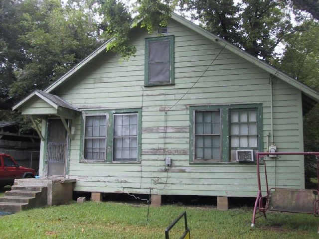 211 S Cloud, Wharton, TX 77488 photo 1