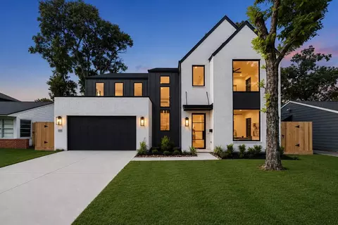 1212 Candlelight Ln, Houston, TX 77018