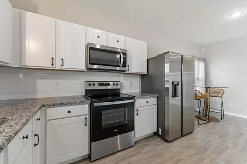 Kitchen - 9903 Opal Stone Way, Conroe, TX 77306 photo 4 of 5