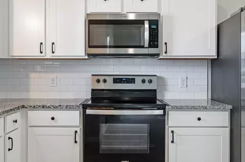 Kitchen - 9903 Opal Stone Way, Conroe, TX 77306 photo 5 of 5