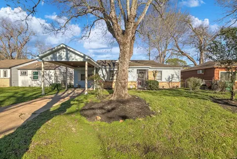 9309 Cathedral Dr, Houston, TX 77051