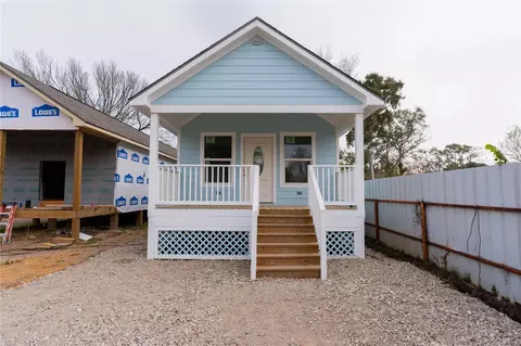 4425 7th St, Bacliff, TX 77518