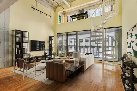 917 Main St #1107, Houston, TX 77002