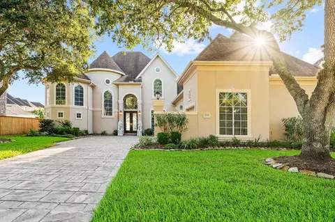 3707 Abbeywood Dr, Pearland, TX 77584