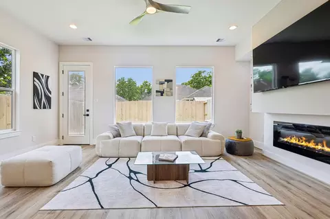 3722 Nathaniel Brown St, Houston, TX 77021