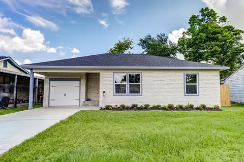 10413 Muscatine St, Houston, TX 77029