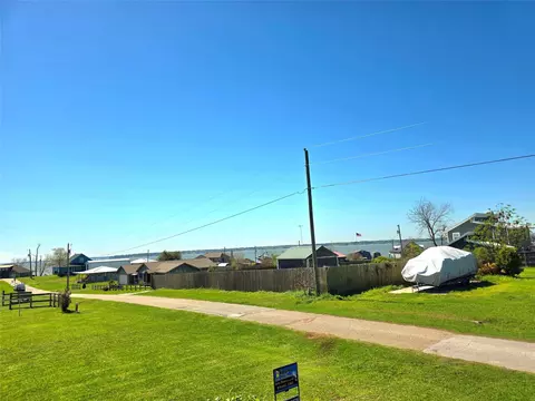 177 6th Ave, Onalaska, TX 77360 photo 5