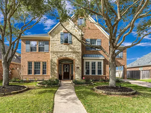 8310 Crescent Knolls Dr, Richmond, TX 77406