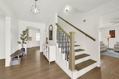 723 Loire Ln, Houston, TX 77090