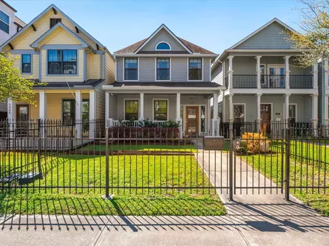 540 W 24th St #B, Houston, TX 77008